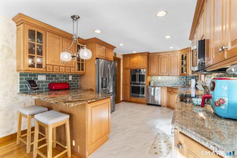 11 Crestwood Road Branford CT 06405