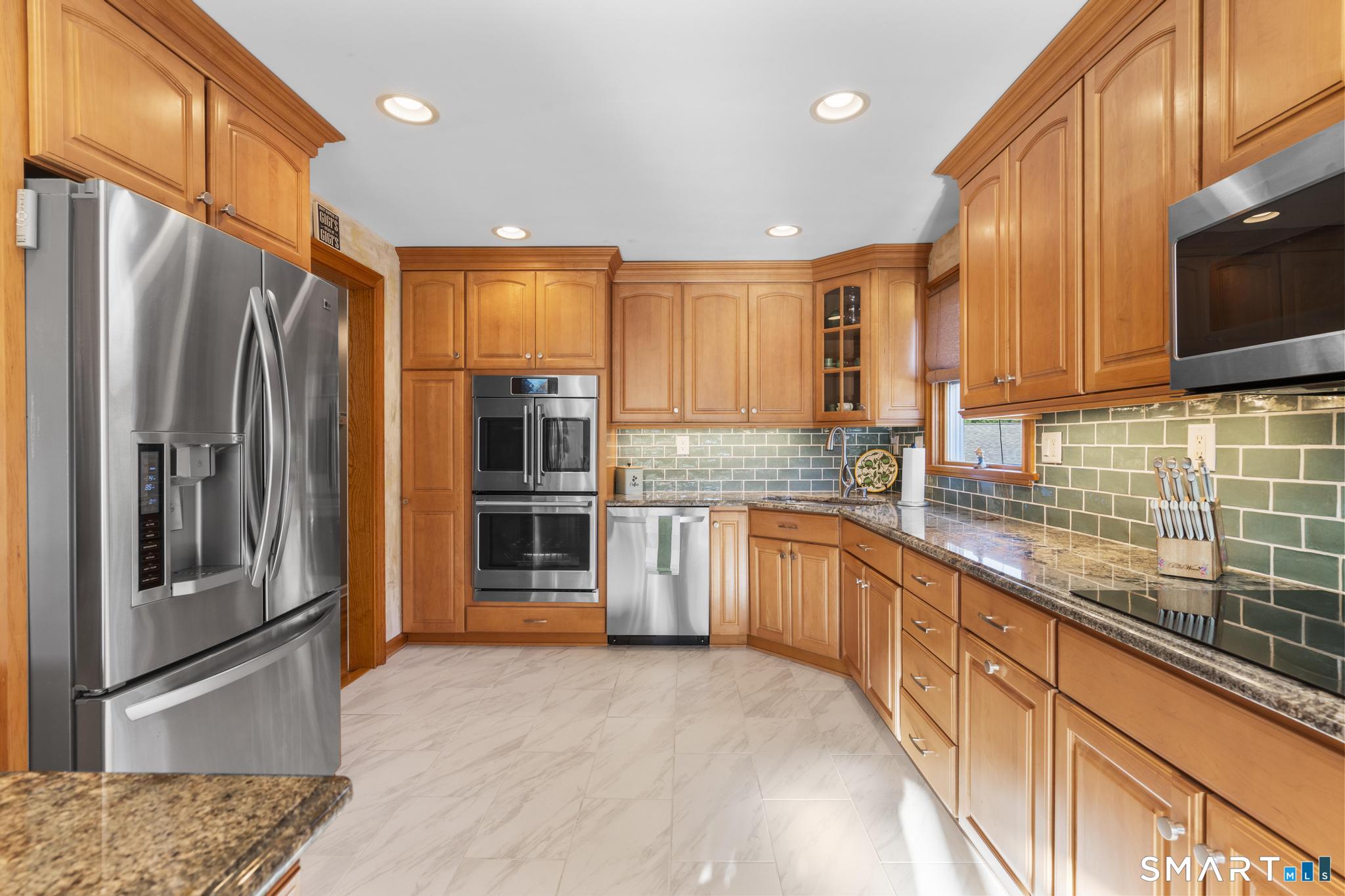 11 Crestwood Road Branford CT 06405
