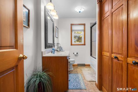 11 Crestwood Road Branford CT 06405