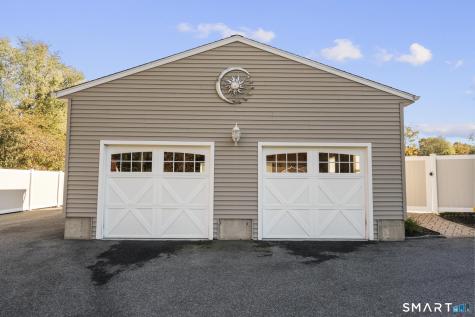 11 Crestwood Road Branford CT 06405