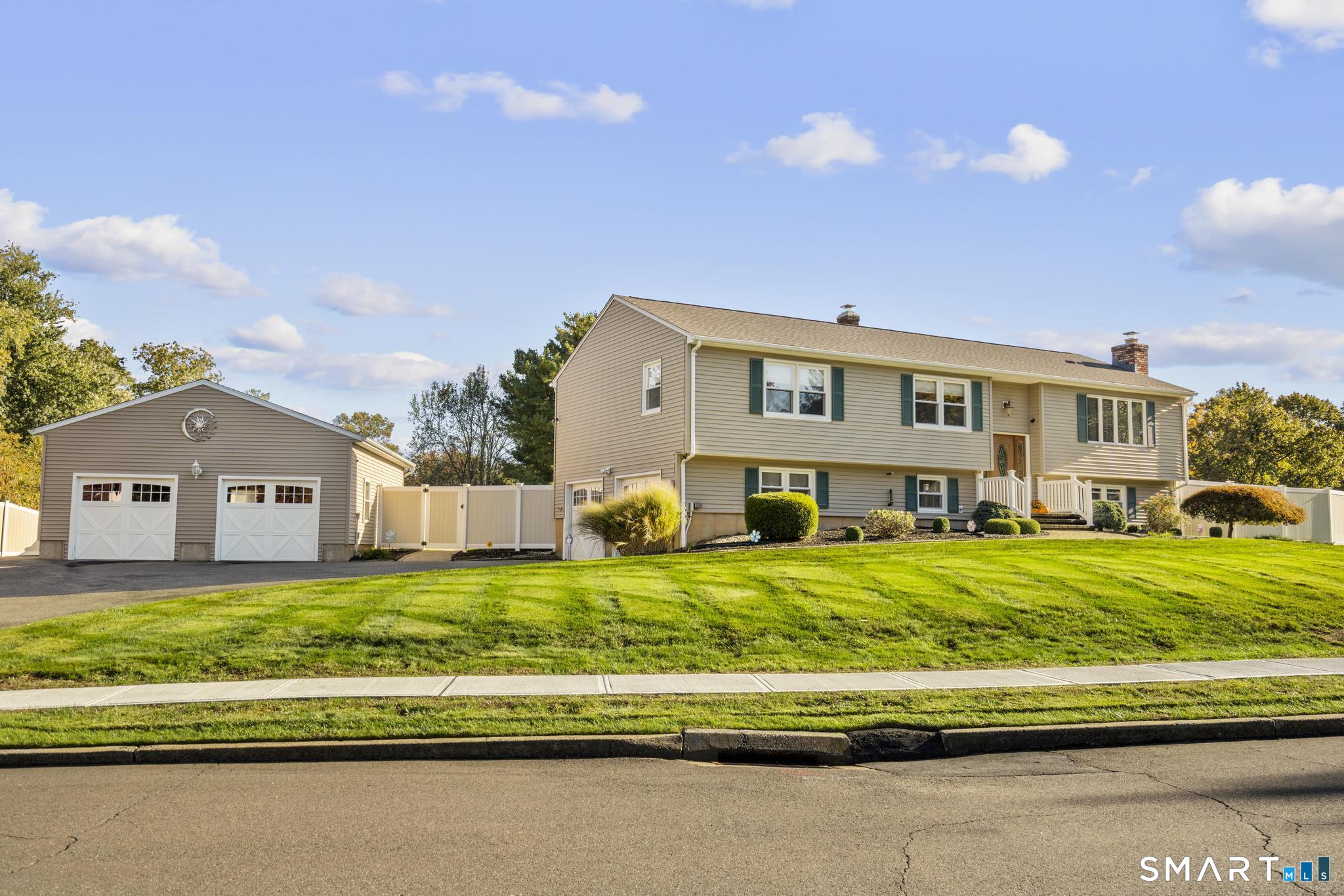 11 Crestwood Road Branford CT 06405