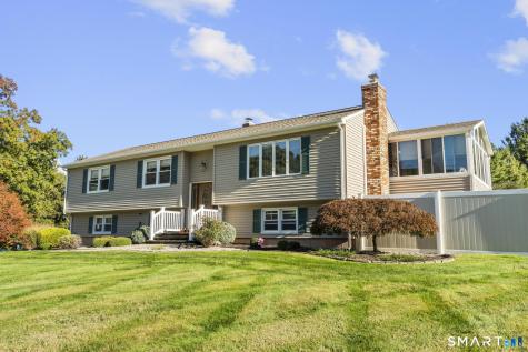 11 Crestwood Road Branford CT 06405