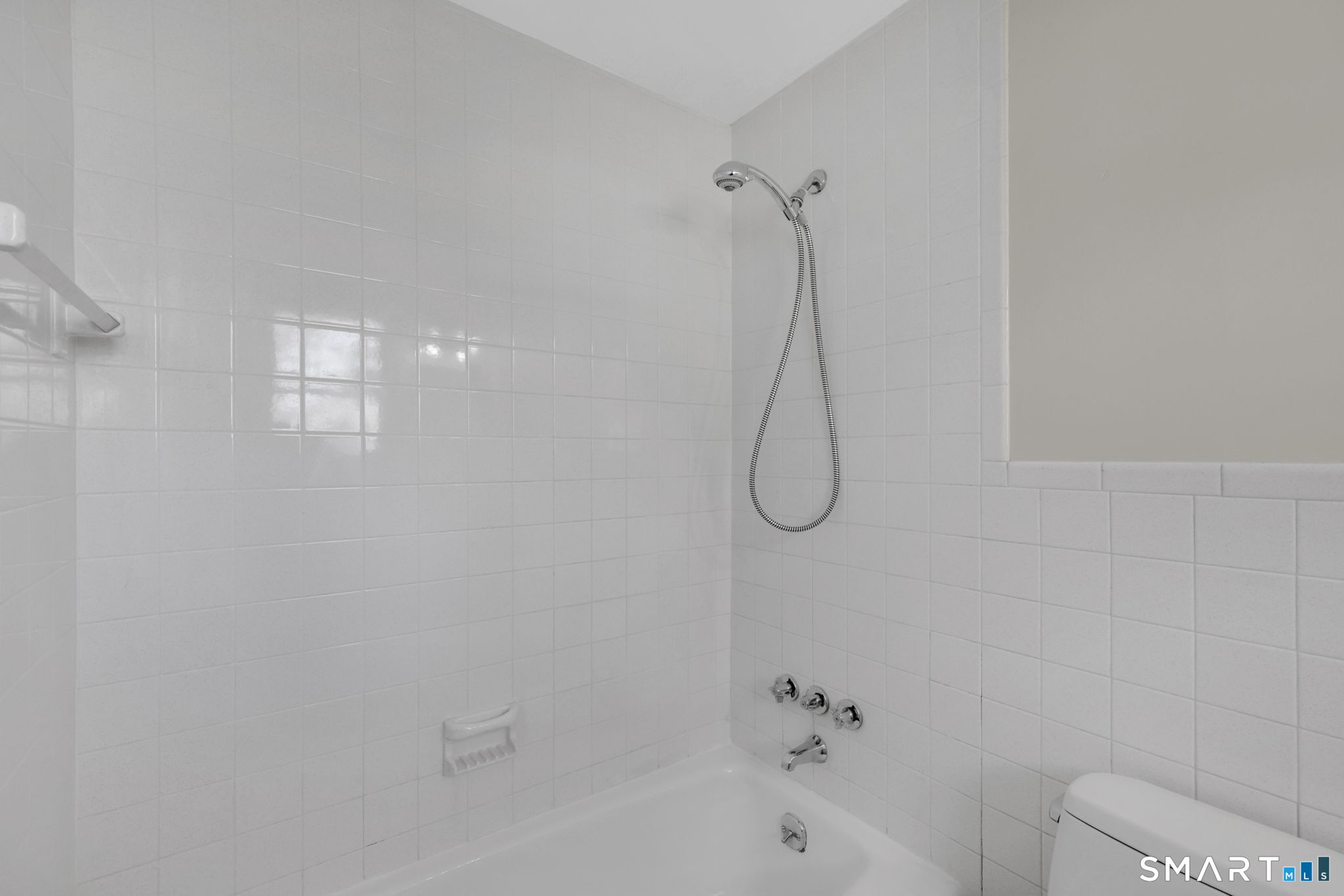 6 Ellis Road Enfield CT 06082