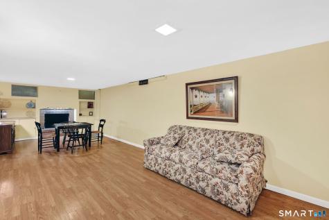 6 Ellis Road Enfield CT 06082