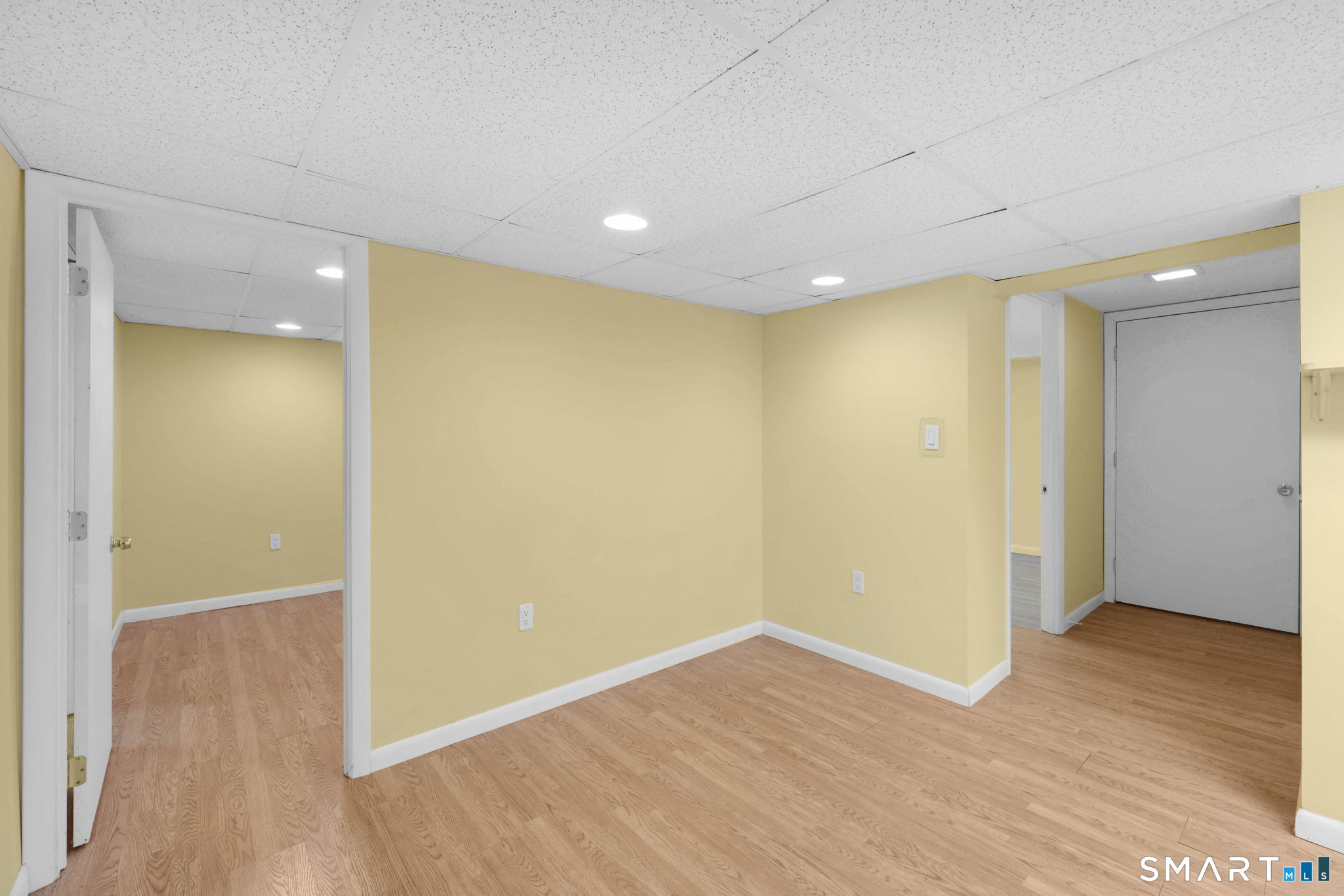 6 Ellis Road Enfield CT 06082