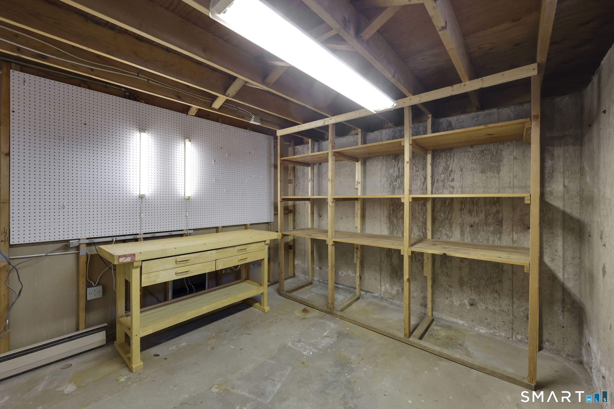 6 Ellis Road Enfield CT 06082