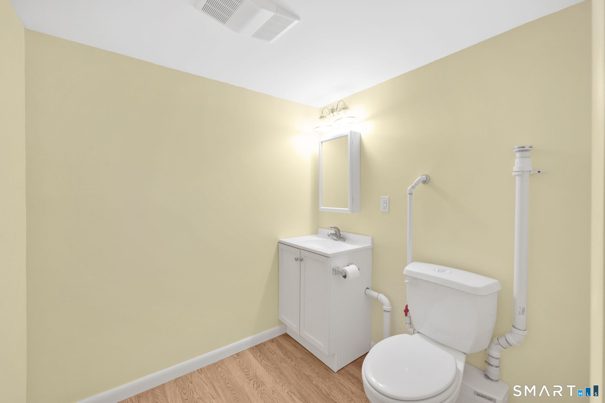 6 Ellis Road Enfield CT 06082