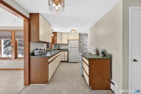 6 Ellis Road Enfield CT 06082