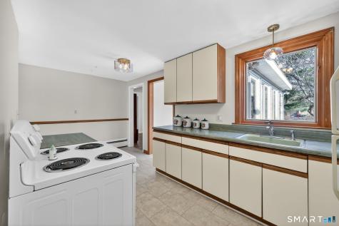 6 Ellis Road Enfield CT 06082