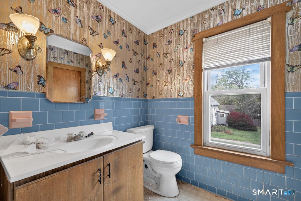 74 Highland Park Enfield CT 06082