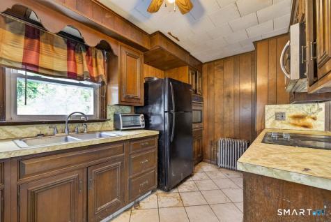 74 Highland Park Enfield CT 06082