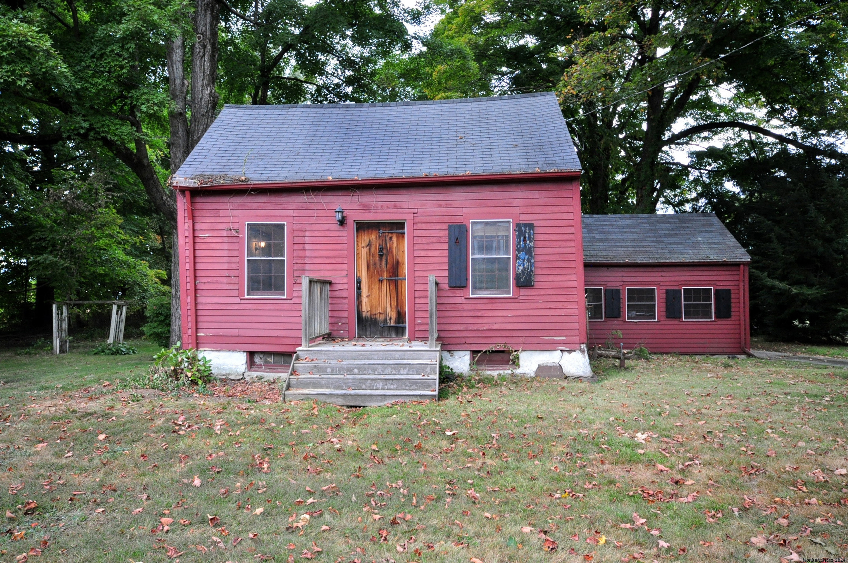 39 East Weatogue Street Simsbury CT 06070