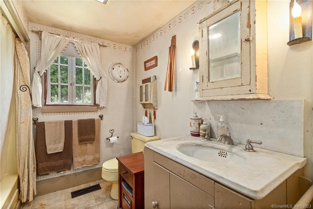 1250 Route 171 Woodstock CT 06281
