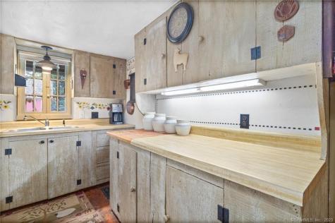 1250 Route 171 Woodstock CT 06281