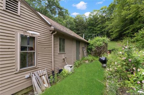 1250 Route 171 Woodstock CT 06281