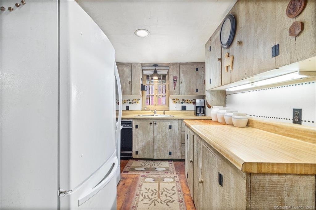 1250 Route 171 Woodstock CT 06281