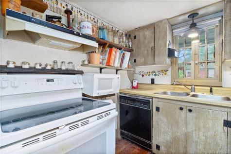 1250 Route 171 Woodstock CT 06281