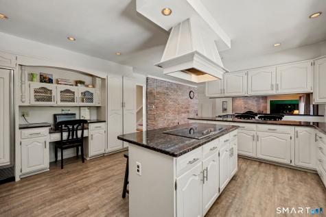 10 Morning Glory Drive Easton CT 06612