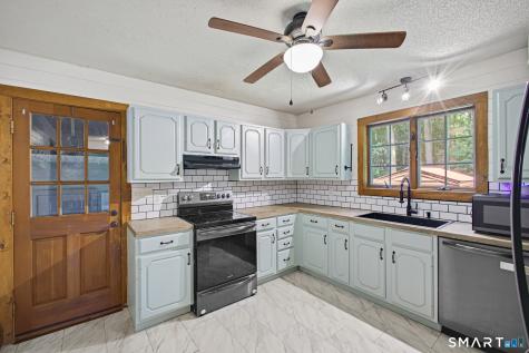 4 Railroad Avenue Plainfield CT 06374