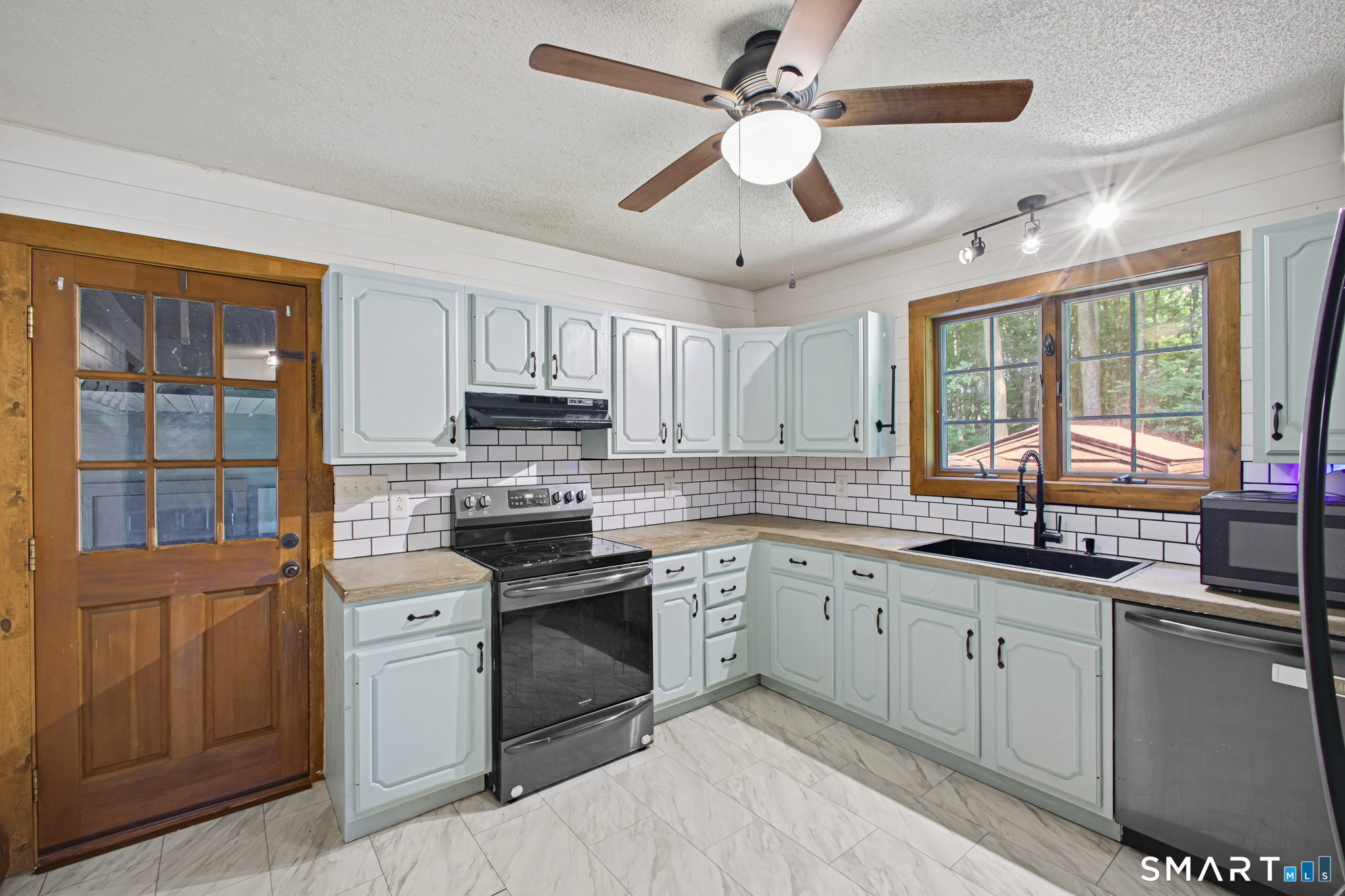 4 Railroad Avenue Plainfield CT 06374