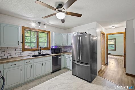 4 Railroad Avenue Plainfield CT 06374