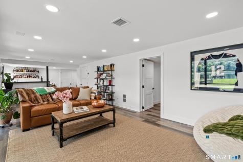 7 Waterside Lane West Hartford CT 06107