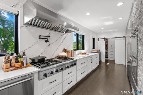 7 Waterside Lane West Hartford CT 06107