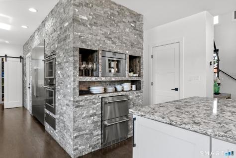 7 Waterside Lane West Hartford CT 06107