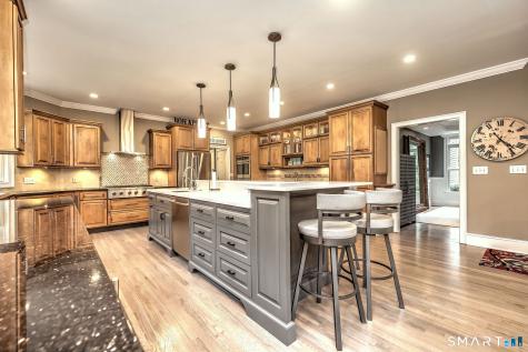 2 Horse Stable Circle Shelton CT 06484
