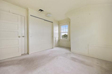 49 Noble Avenue Groton CT 06340