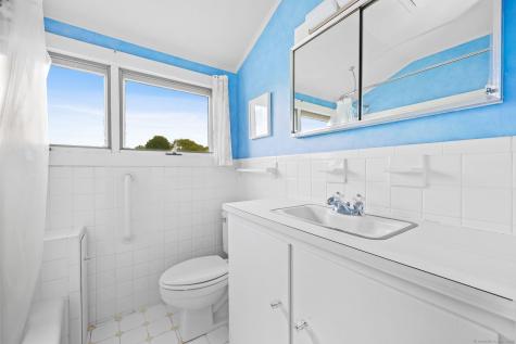 49 Noble Avenue Groton CT 06340