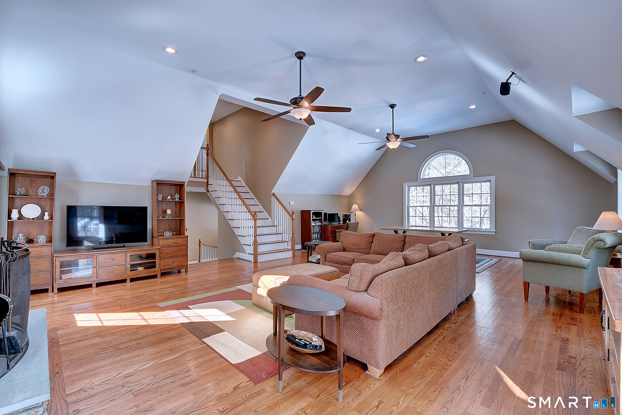 1211 Neipsic Road Glastonbury CT 06033