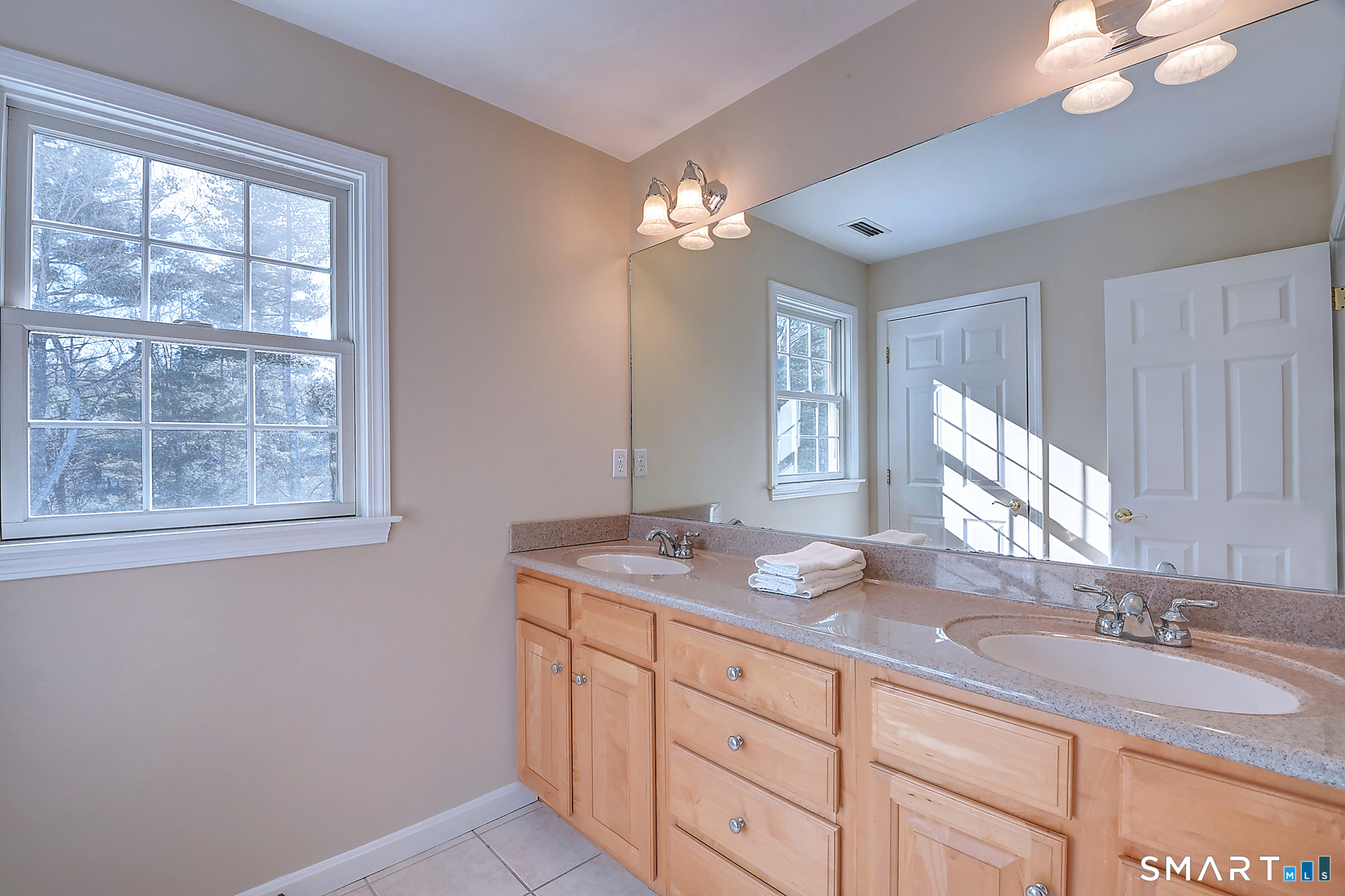 1211 Neipsic Road Glastonbury CT 06033