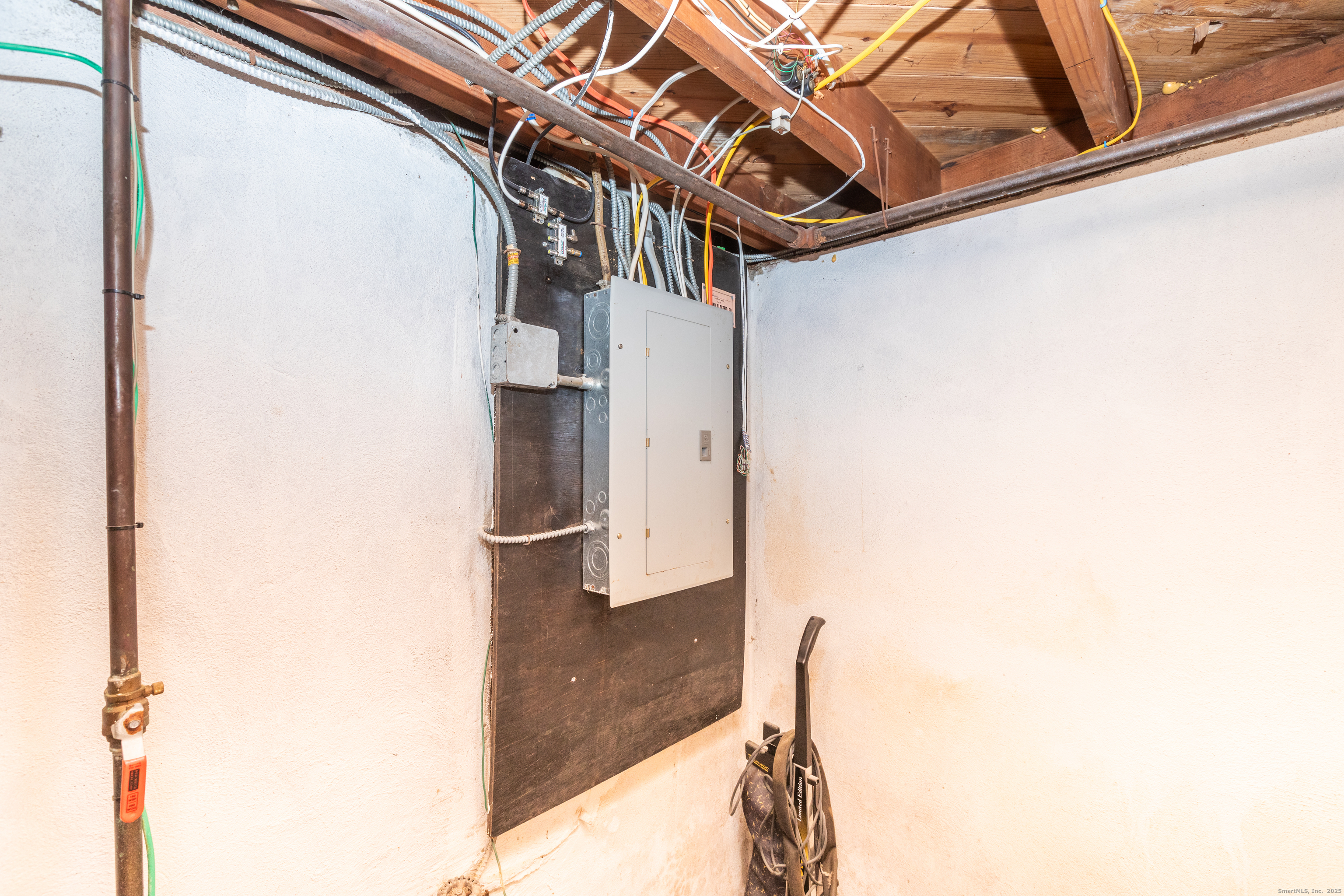 8 Hickory Hill Road New Britain CT 06052