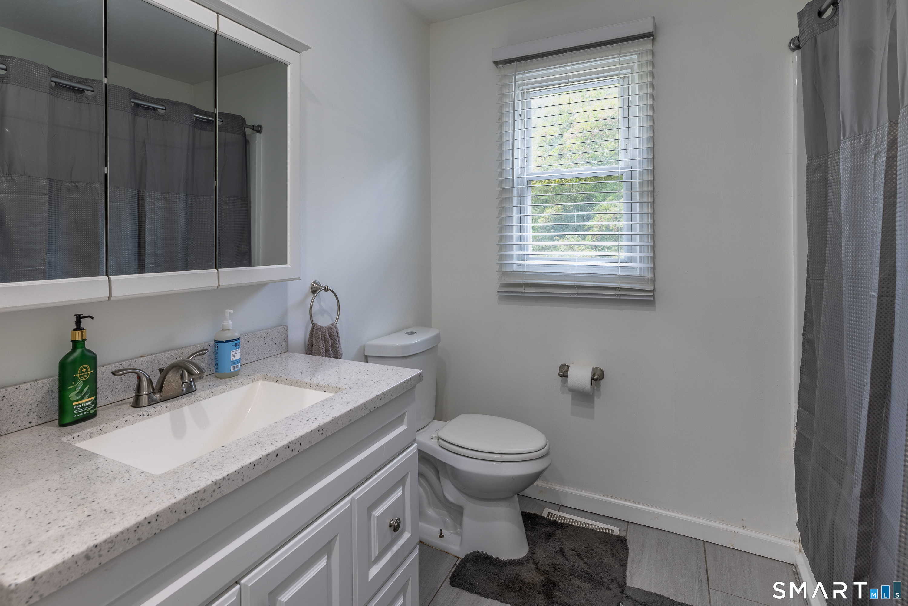 18 Buckingham Road Seymour CT 06483