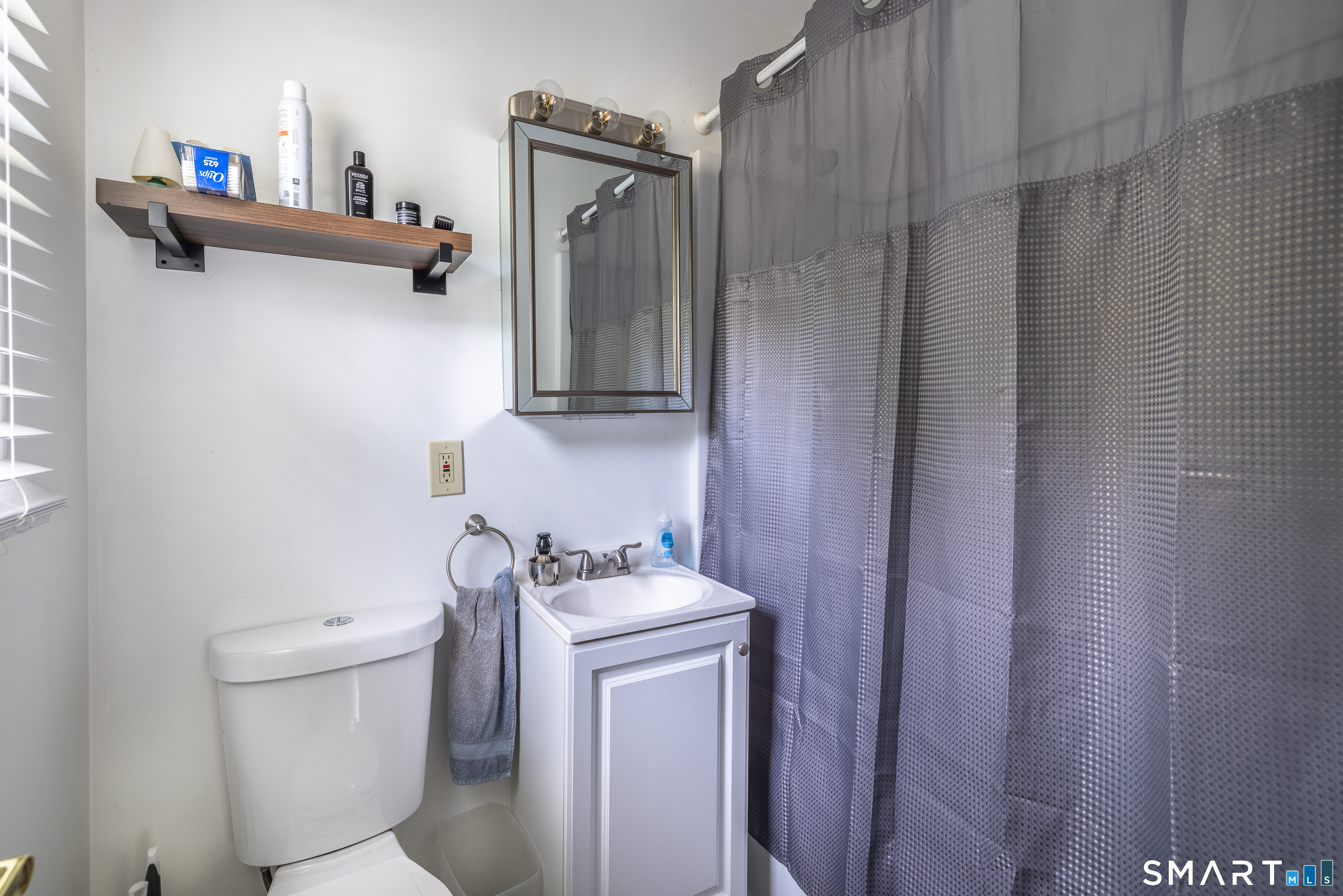18 Buckingham Road Seymour CT 06483