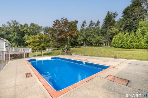 18 Buckingham Road Seymour CT 06483
