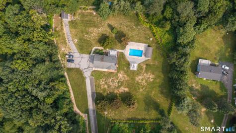 18 Buckingham Road Seymour CT 06483