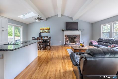 18 Buckingham Road Seymour CT 06483