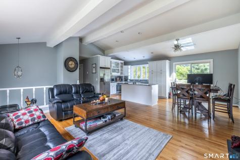 18 Buckingham Road Seymour CT 06483
