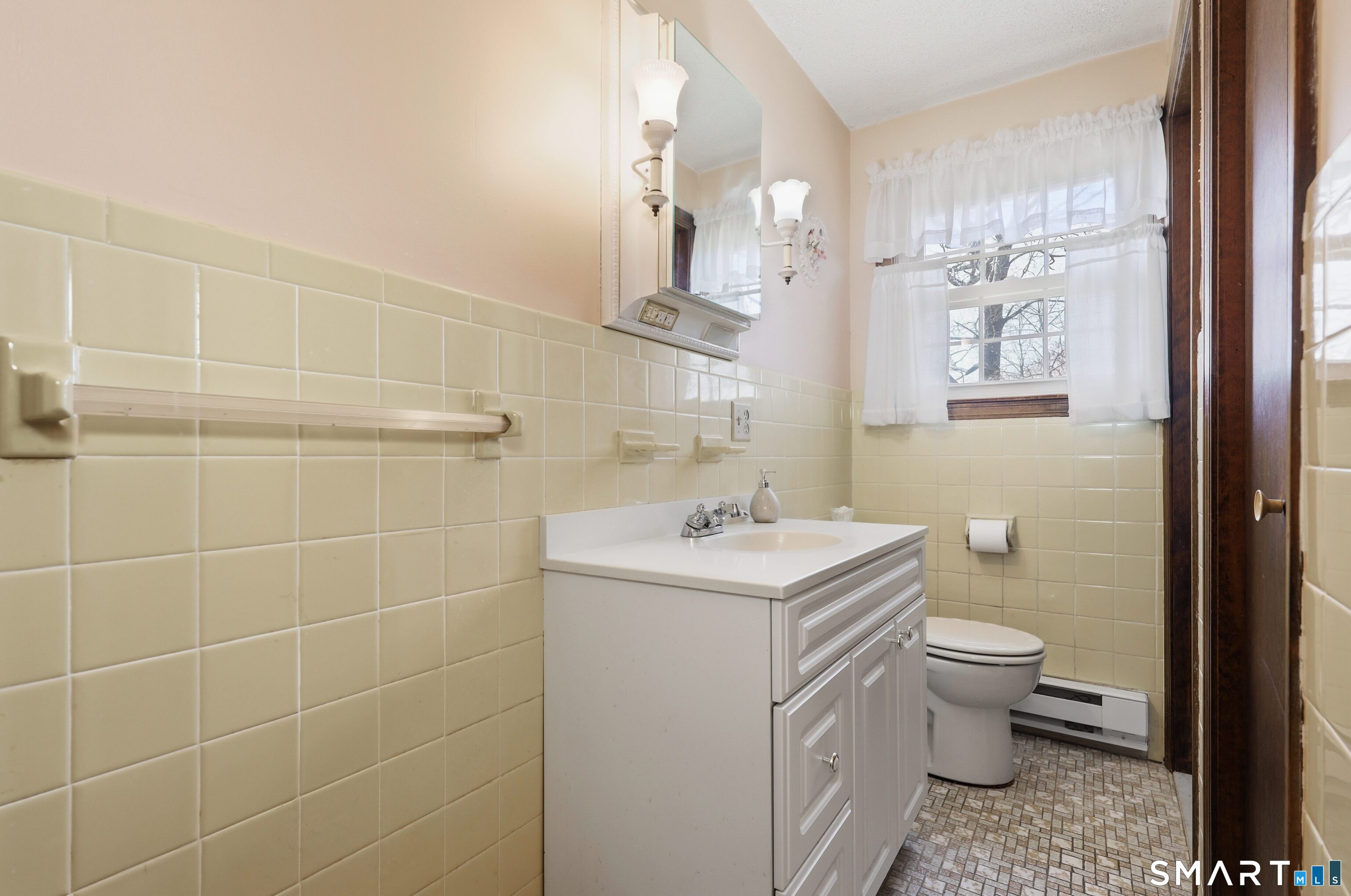 11 Woodmere Road Waterbury CT 06705