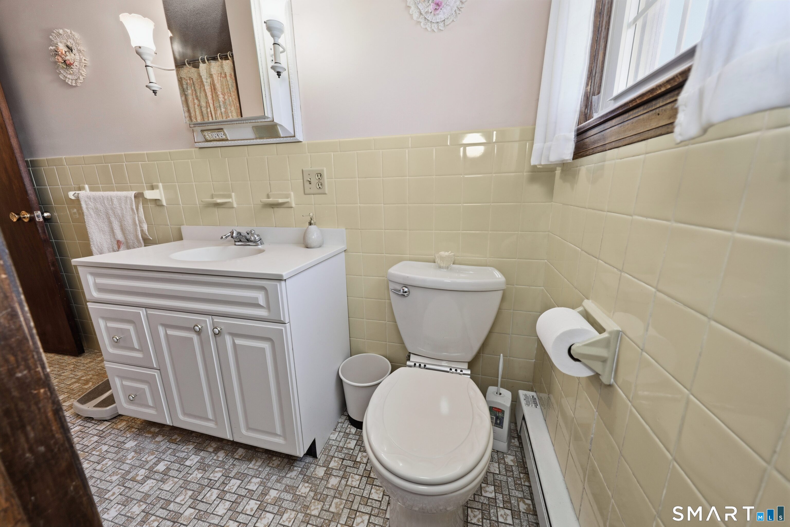11 Woodmere Road Waterbury CT 06705