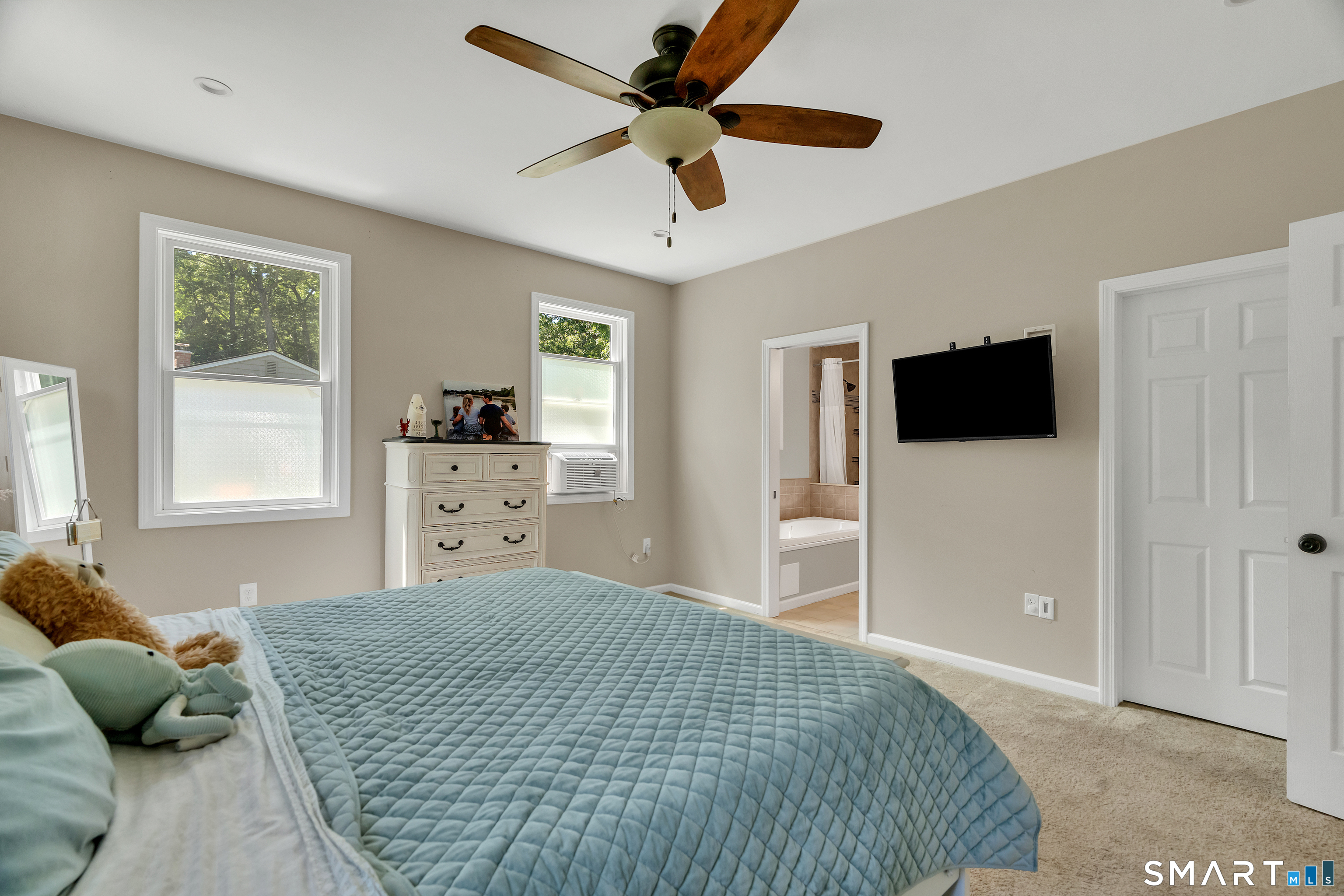 13 Foxcroft Road East Lyme CT 06357
