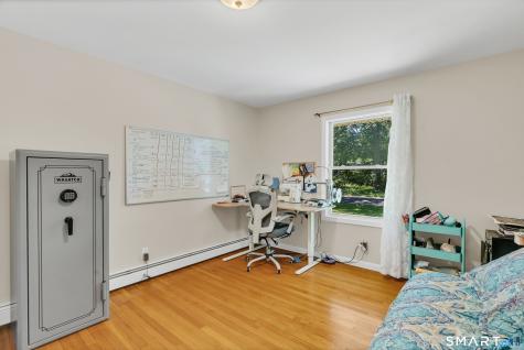 13 Foxcroft Road East Lyme CT 06357