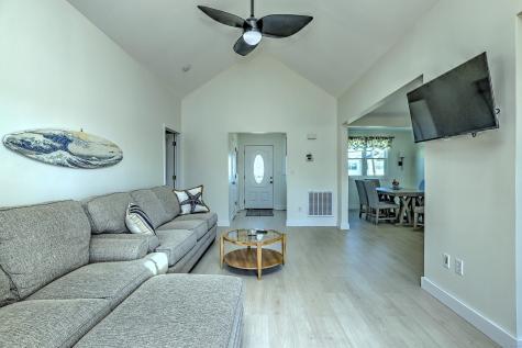 16 Catherine Street East Haven CT 06512