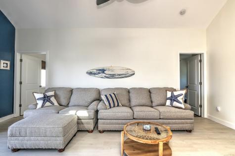 16 Catherine Street East Haven CT 06512