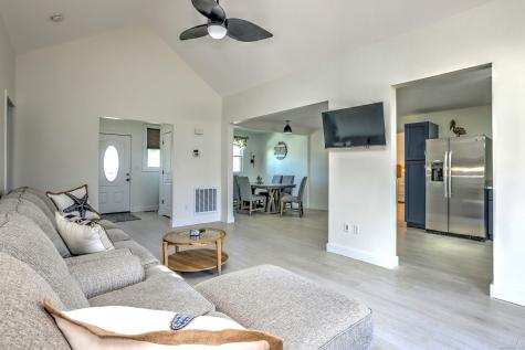 16 Catherine Street East Haven CT 06512