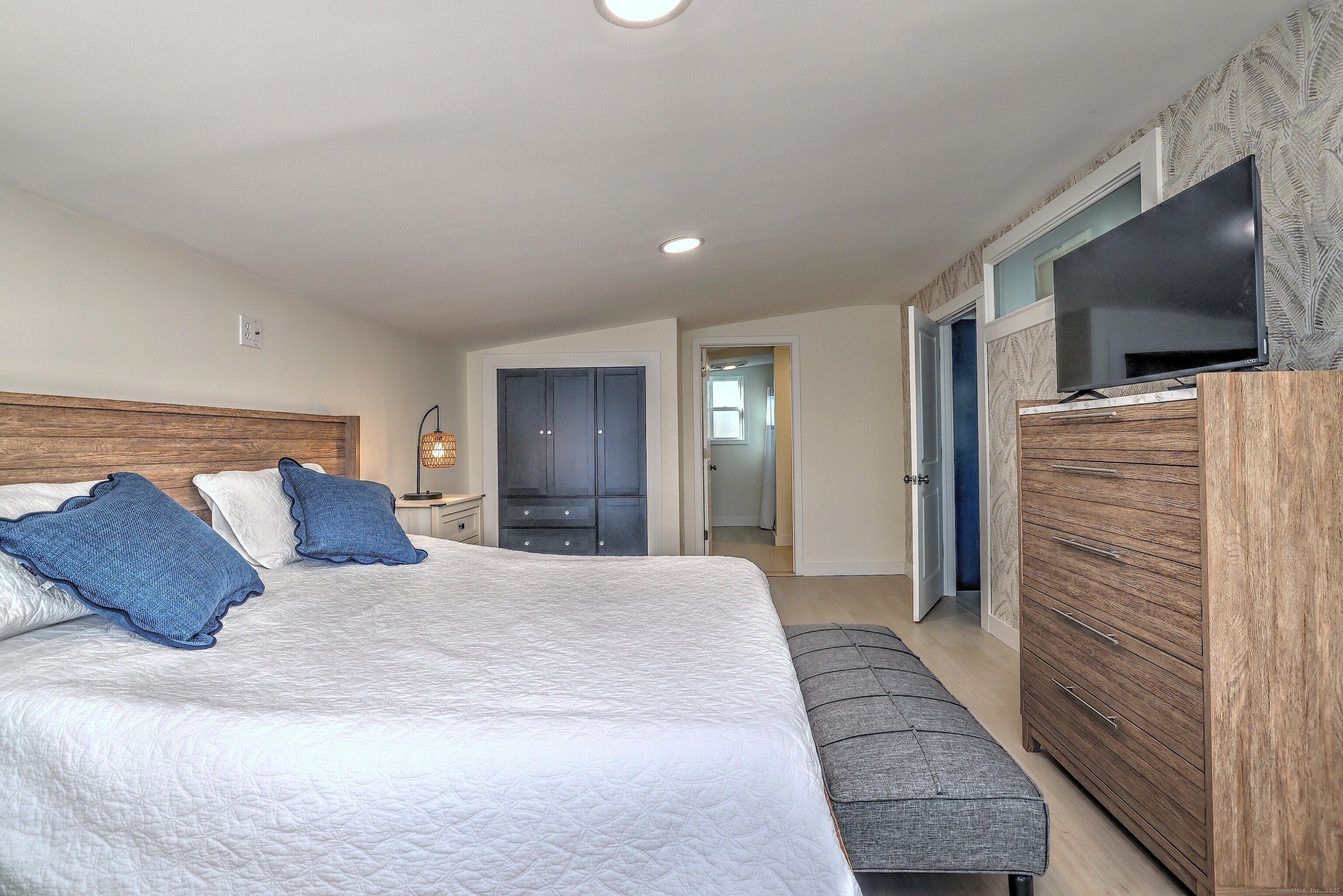 16 Catherine Street East Haven CT 06512