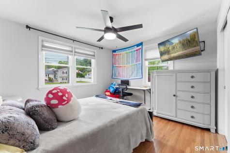 16 Ridge Crest Circle Wethersfield CT 06109