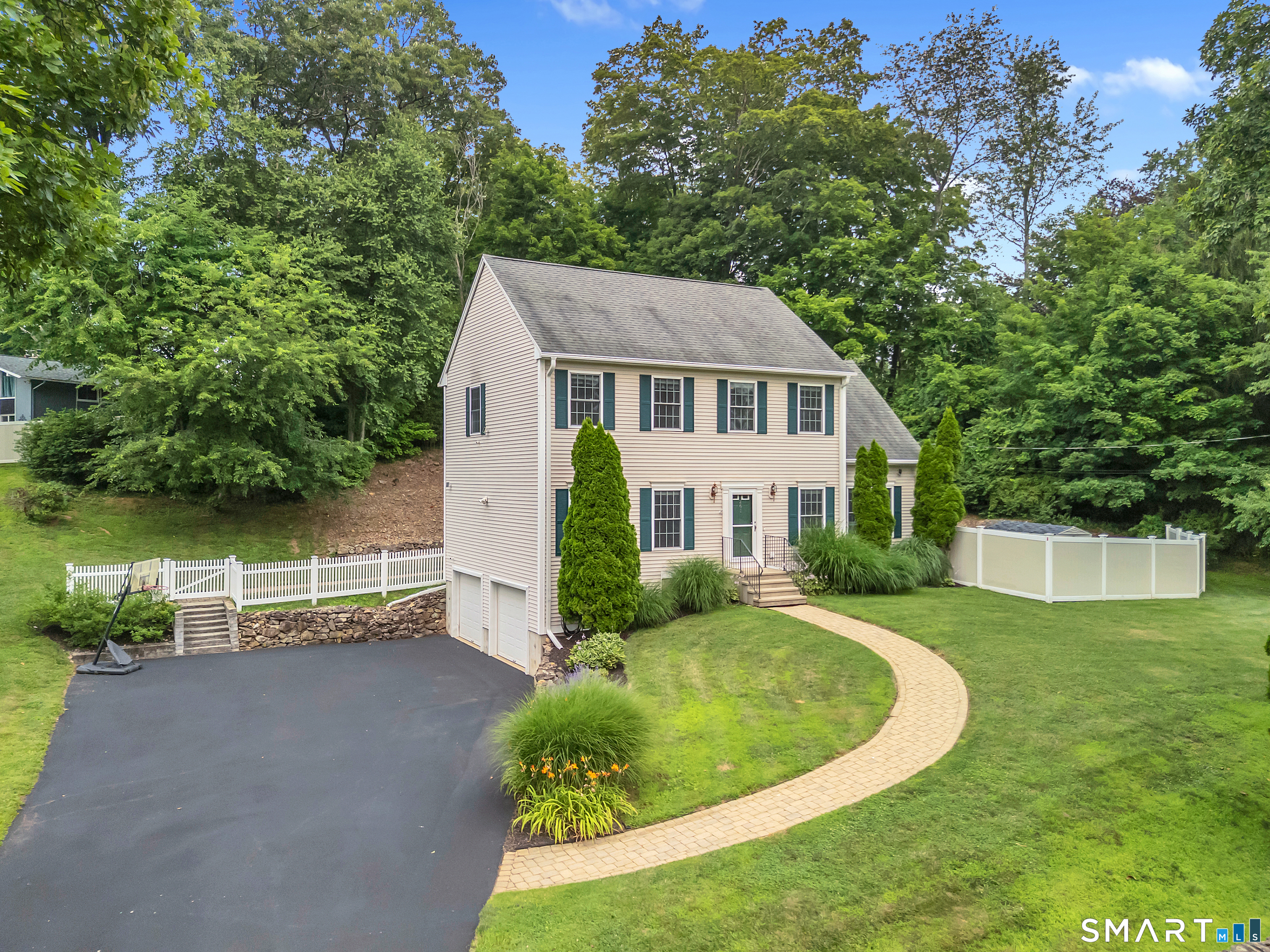 261 Twin Lakes Road North Branford CT 06471